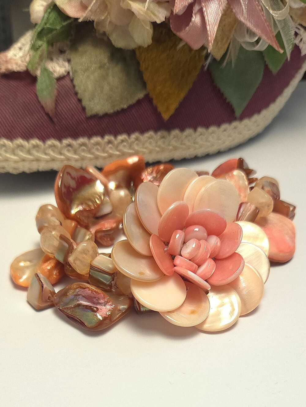 Handmade Pink Peach Mother of Pearl Shell Flower & Shell Beaded Stretch Bracelet